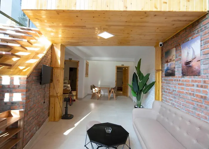 Private In Center-almor Homestay